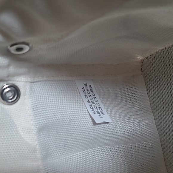 Scalloped Wire Storage Basket - Picture 5 of 10